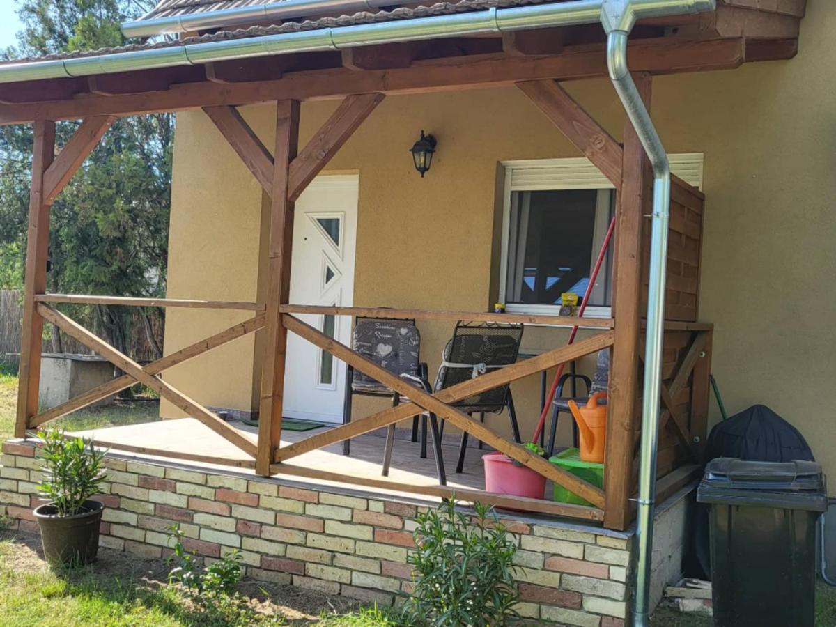 Appartamento Forrás Vendégház Tata Esterno foto